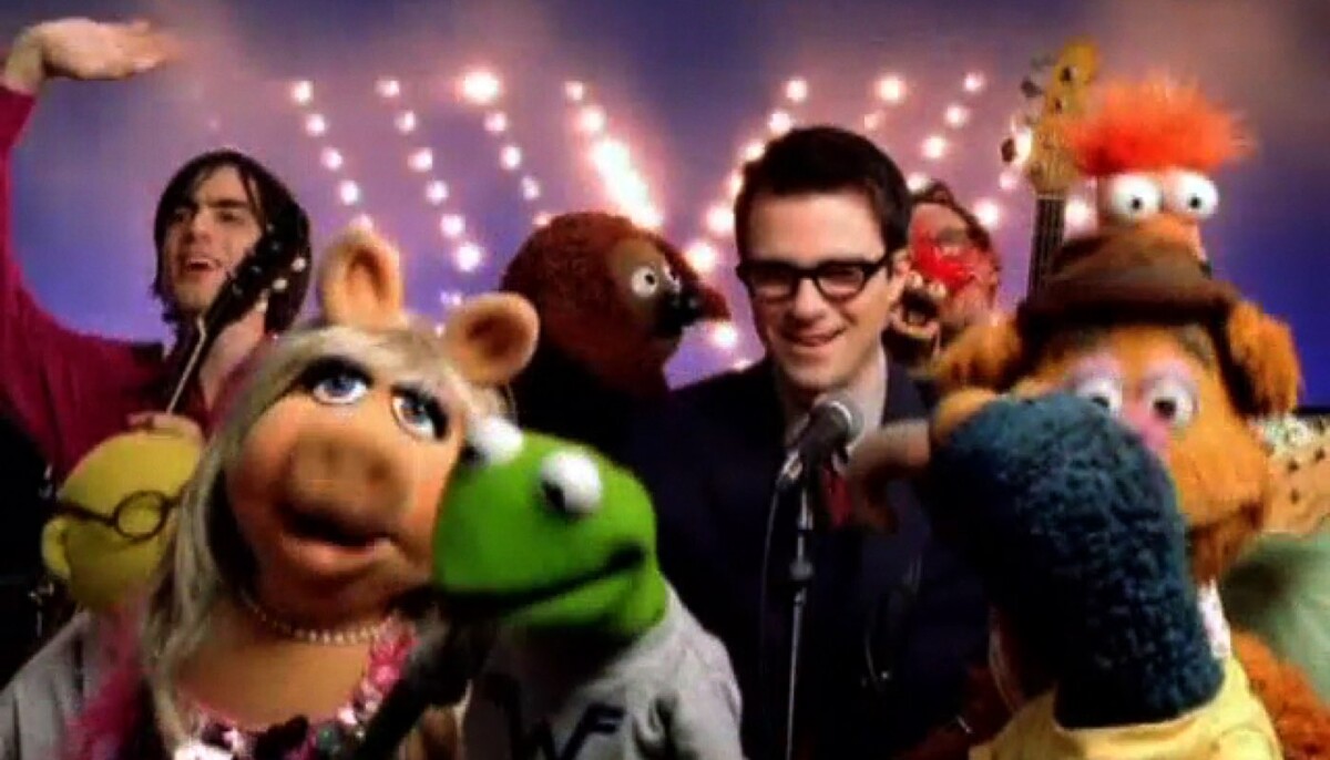 Keep Fishin' by Weezer (Music video): Reviews, Ratings, Credits
