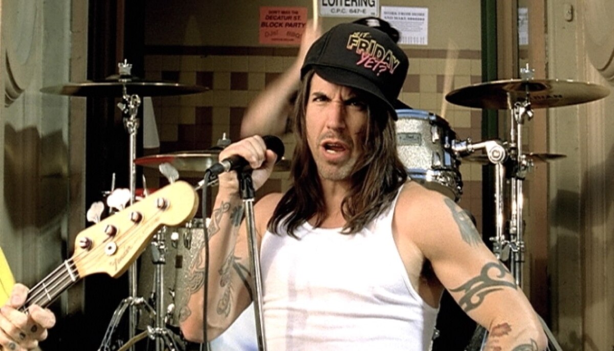 Hump de Bump by Red Hot Chili Peppers (Music video