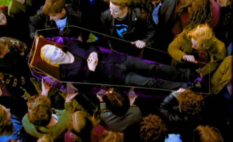 Pop Is Dead by Radiohead (Music video, Alternative Rock): Reviews ...