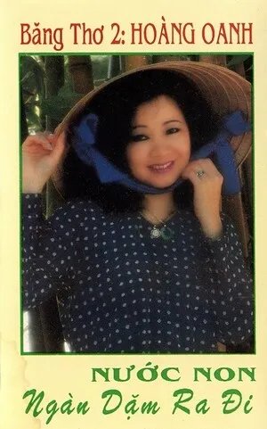 Nước non ngàn dặm ra đi by Hoàng Oanh album cover