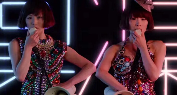 熱愛発覚中 by 椎名林檎 [Sheena Ringo] (Music video, J-Pop