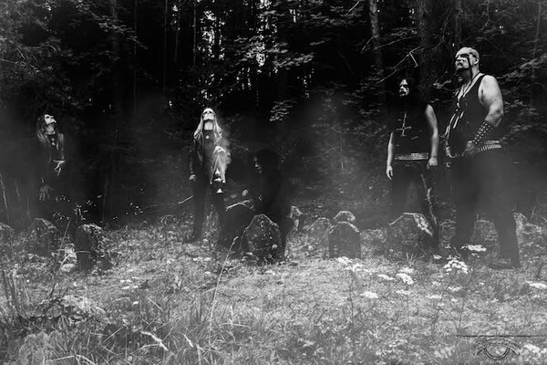 In the Dead of a Satanic Winter: 12 Hymns of Dead Traditions - Rate ...