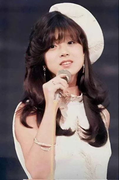 Akina Nakamori 90's BEST　中森明菜　UMDX-2196 NzMtODUwMi5qcGVn.jpeg