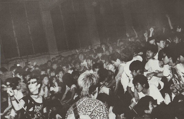 アート・デザイン・音楽 FLEX! / JAPANESE PUNK,HARDCORE 1975-1986 芽瑠璃堂 ＞ FLEX! 『Paperback Edition / Discography Of