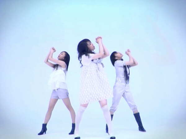 ポリリズム (Polyrhythm) by Perfume (Music video, J-Pop): Reviews