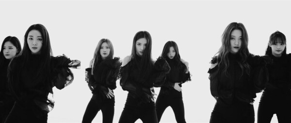 Butterfly by 이달의 소녀 [LOONA] (Music video, K-Pop