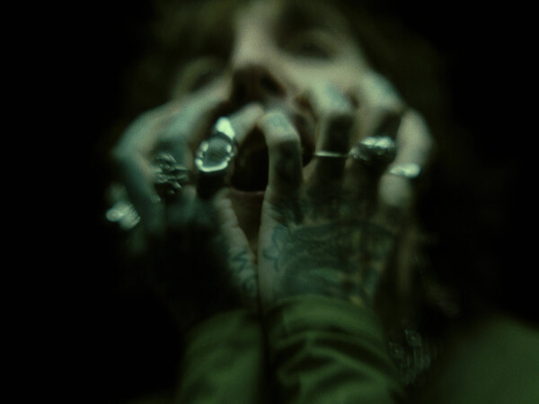 ミュージシャン bring me the horizon STRANGERS print 20 sTraNgeRs - song and lyrics by Bring Me The Horizon | Spotify